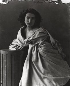 سارا برنارد- عکاسی پرتره- نادار- ۱۸۶۴